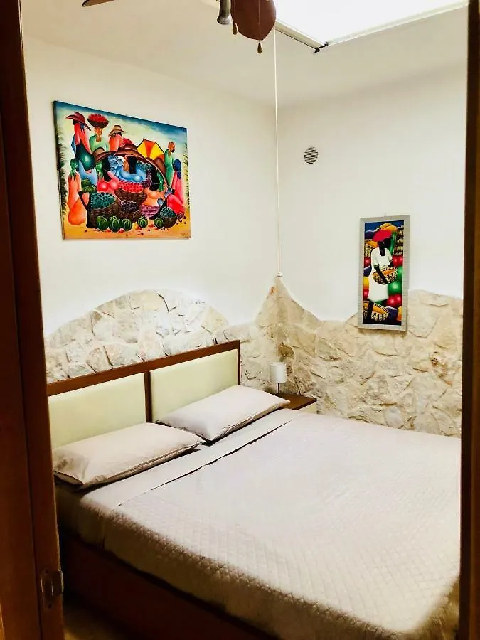 C.B.Guesthouse 바리 0*,